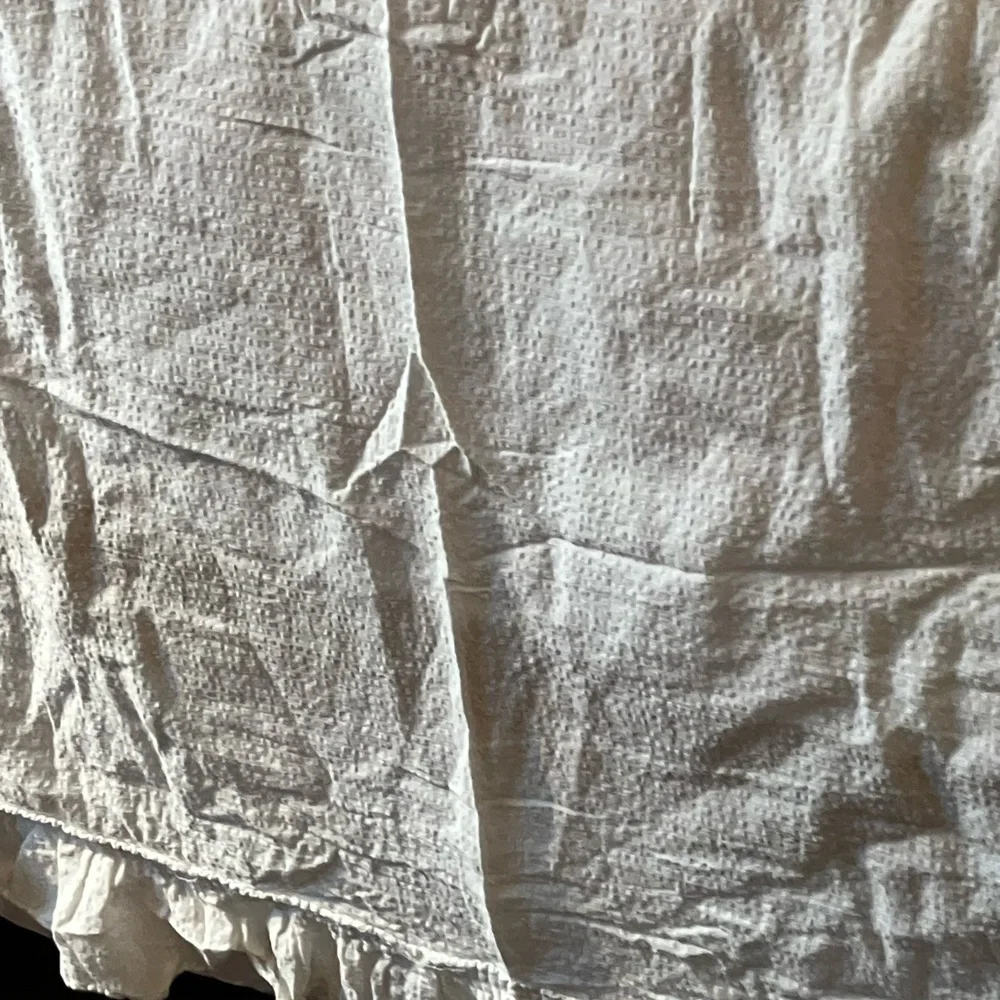 Seersucker lightweight bed cover / bedspread with ruffle classic beauty